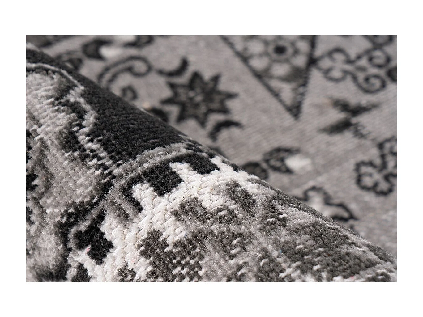 Tapis Patchwork à Poils Courts "Ariya" Gris 120 x 170 cm