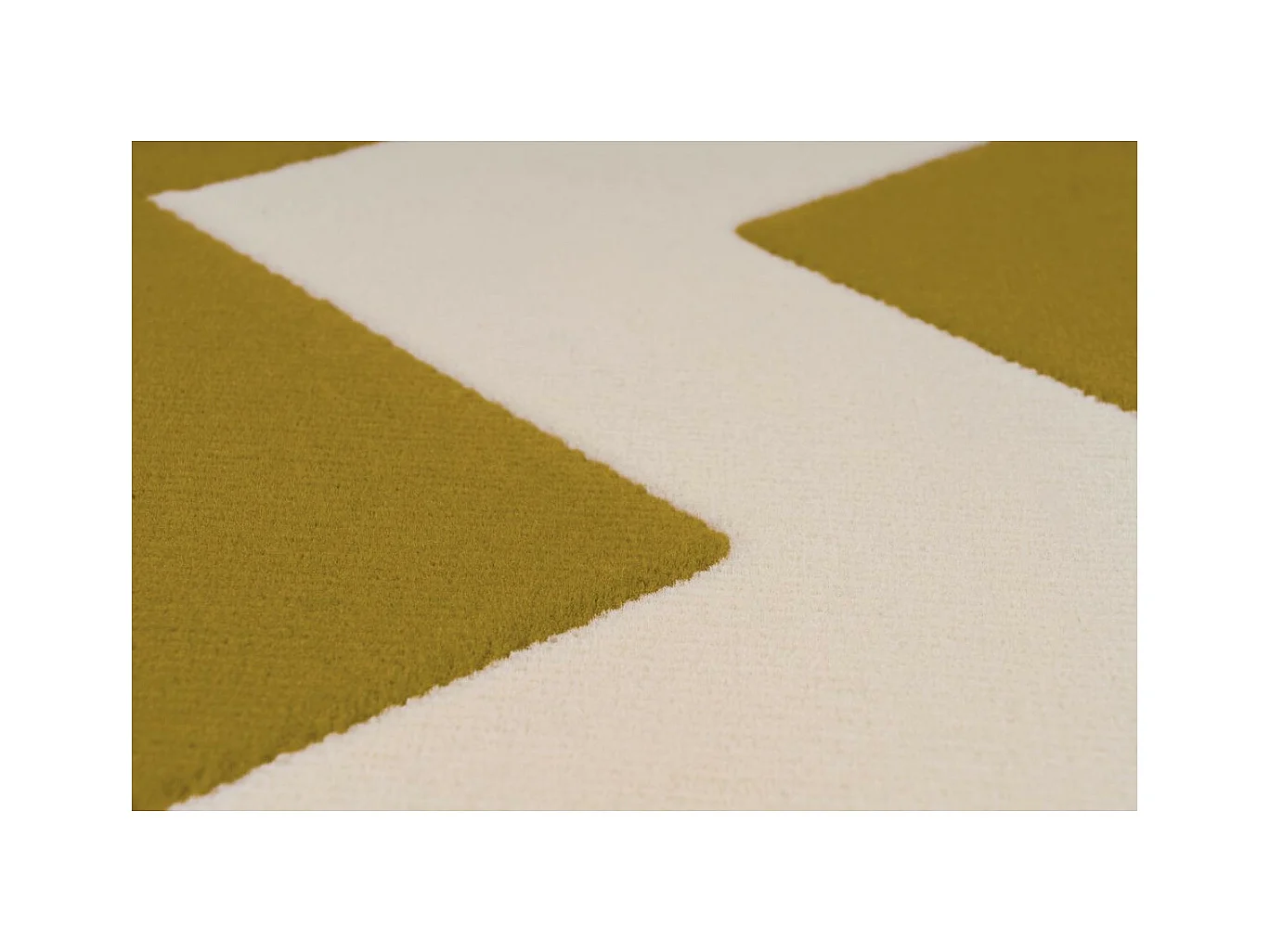 Tapis Géométrique à Poils Courts "Manolya" Or 80 x 150 cm