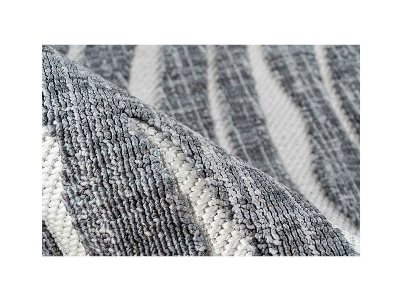 Tapis Tissé Ethnique à Poils Courts "Sarai II" Gris 120 x 170 cm