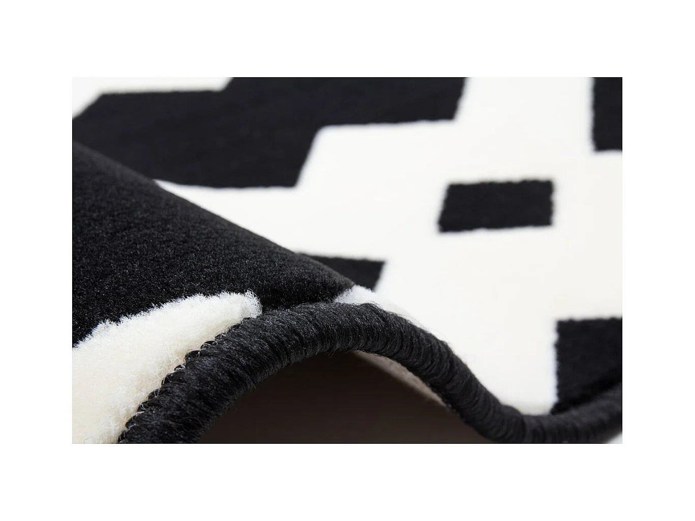 Tapis Ethnique à Poils Courts "Now I" Noir 160 x 230 cm