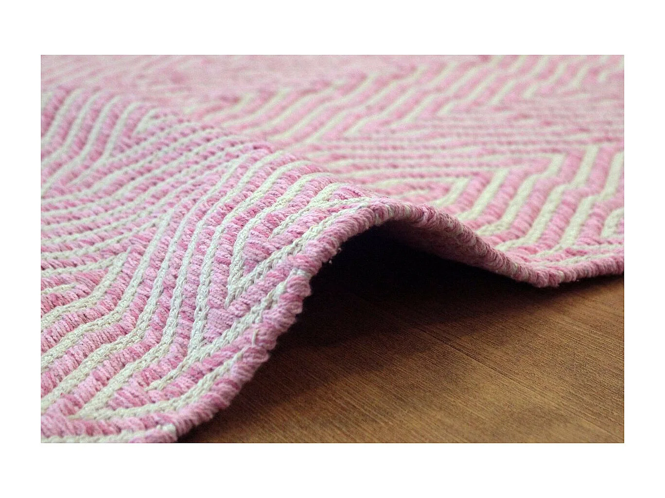 Tapis Rayé Fait Main "Aperitif" Rose 120 x 170 cm