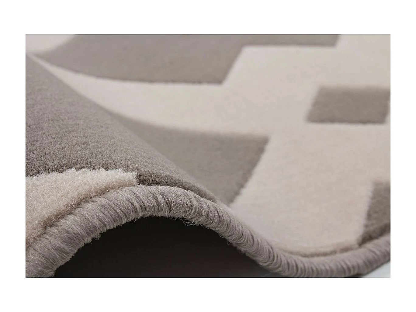 Tapis Ethnique à Poils Courts "Now I" Taupe 120 x 170 cm