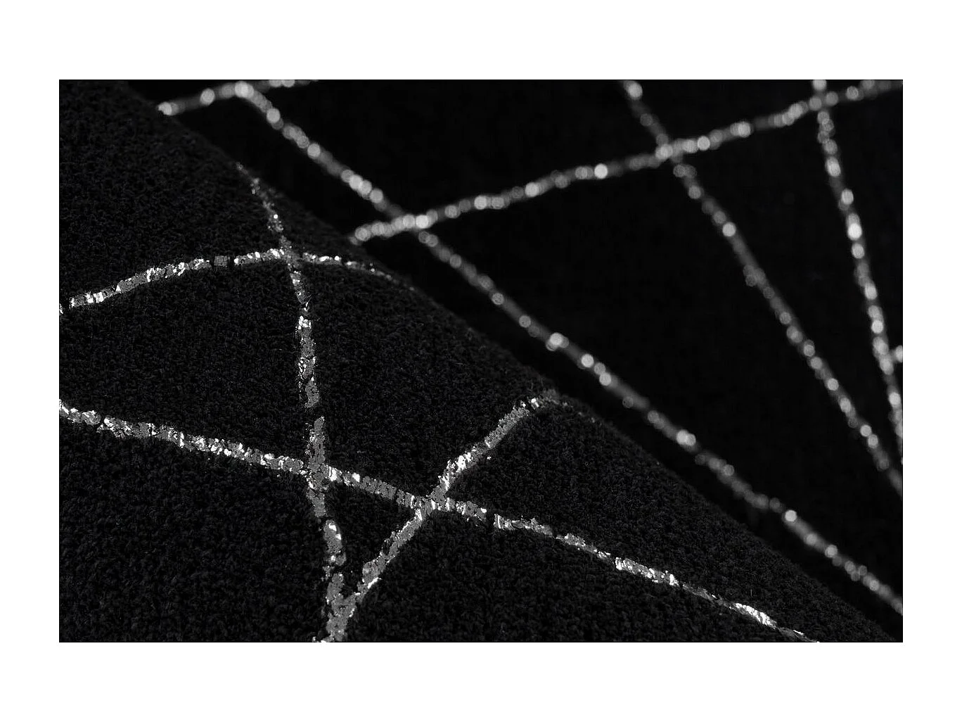 Tapis Géométrique à Poils Longs "Bijou" Noir & Argent 120 x 170 cm