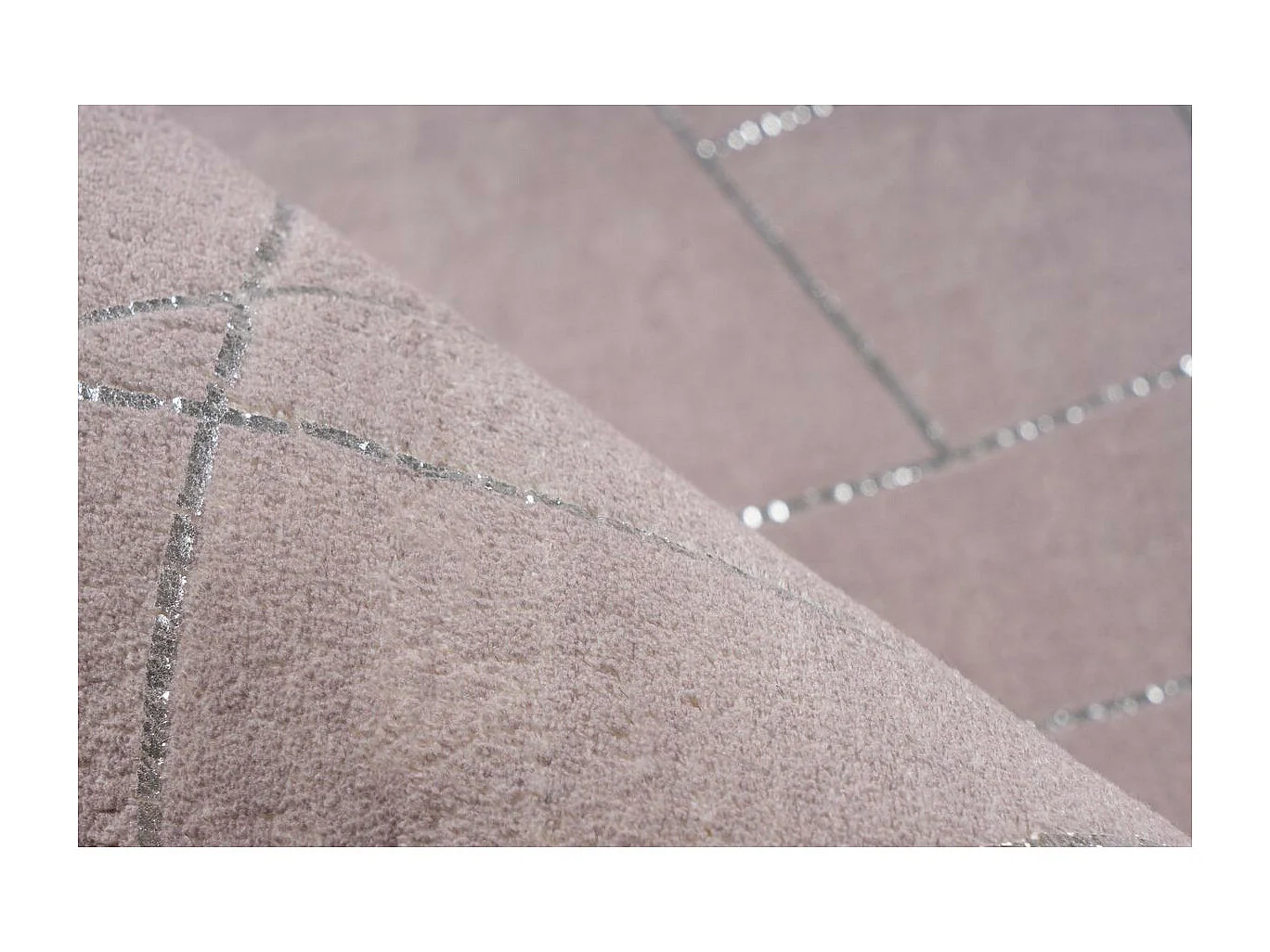 Tapis Géométrique à Poils Longs "Bijou" Taupe & Argent 80 x 150 cm