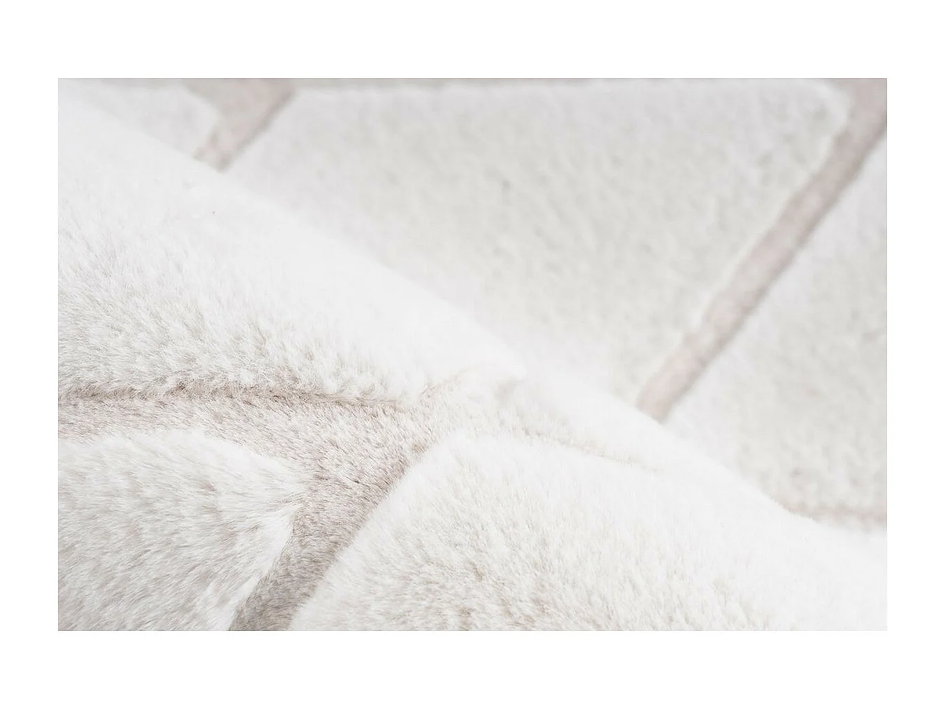 Tapis Shaggy Géométrique "Vivica" Blanc & Crème 80 x 150 cm