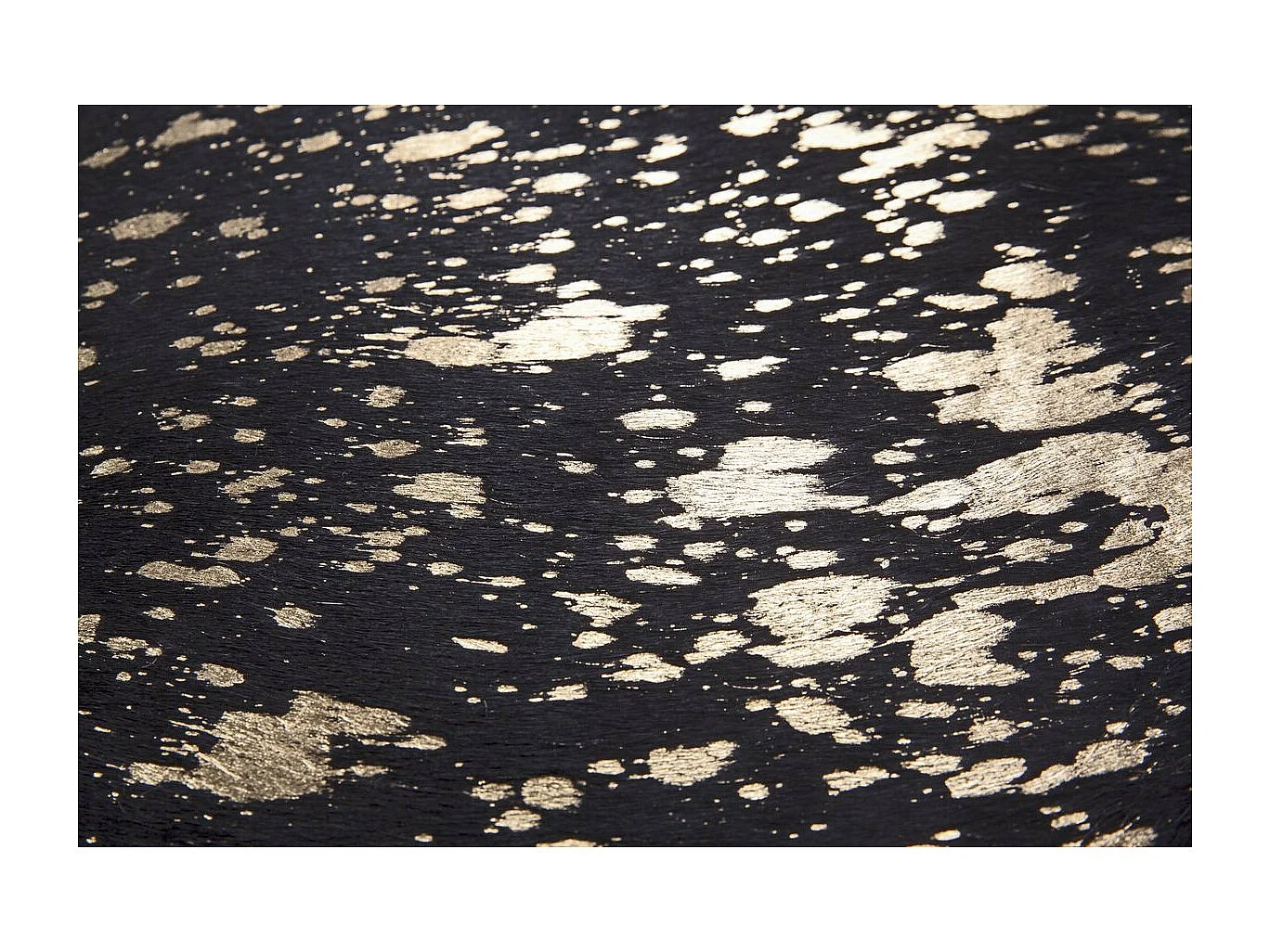 Tapis Peau de Vache "Glam" Noir & Or Entre 2 et 2,6 m2