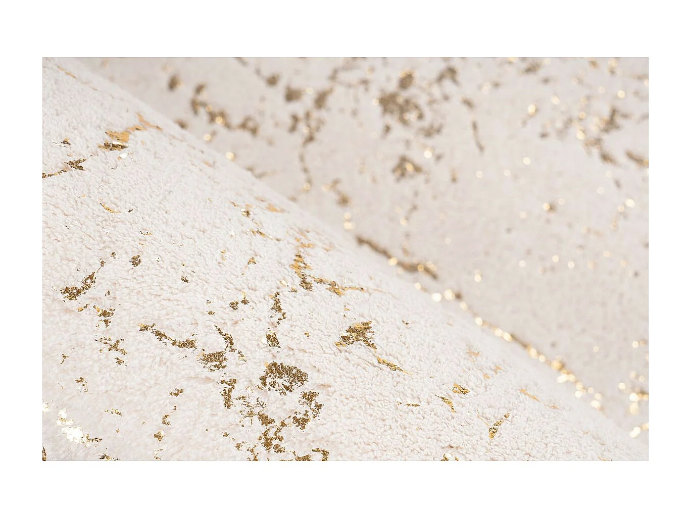 Tapis Géométrique à Poils Longs "Bijou" Crème & Or 160 x 230 cm