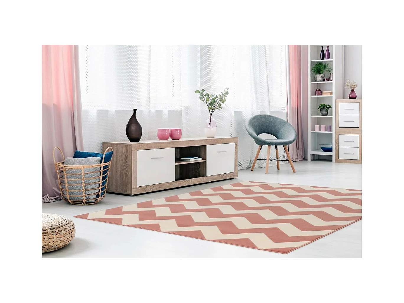 Tapis Géométrique à Poils Courts "Manolya" Rose 160 x 230 cm