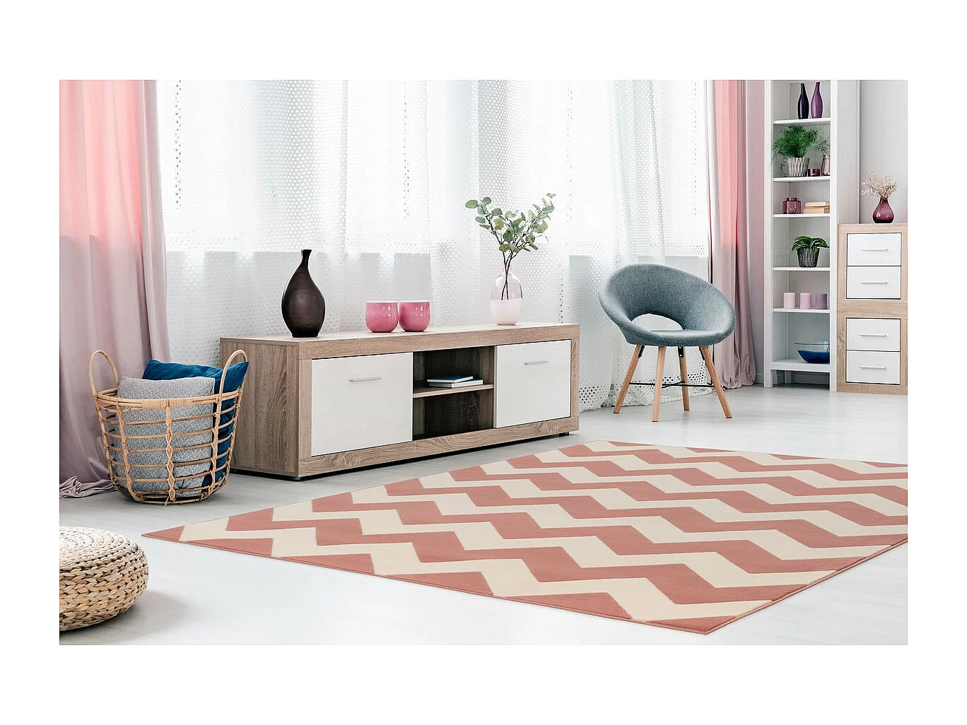 Tapis Géométrique à Poils Courts "Manolya" Rose 160 x 230 cm