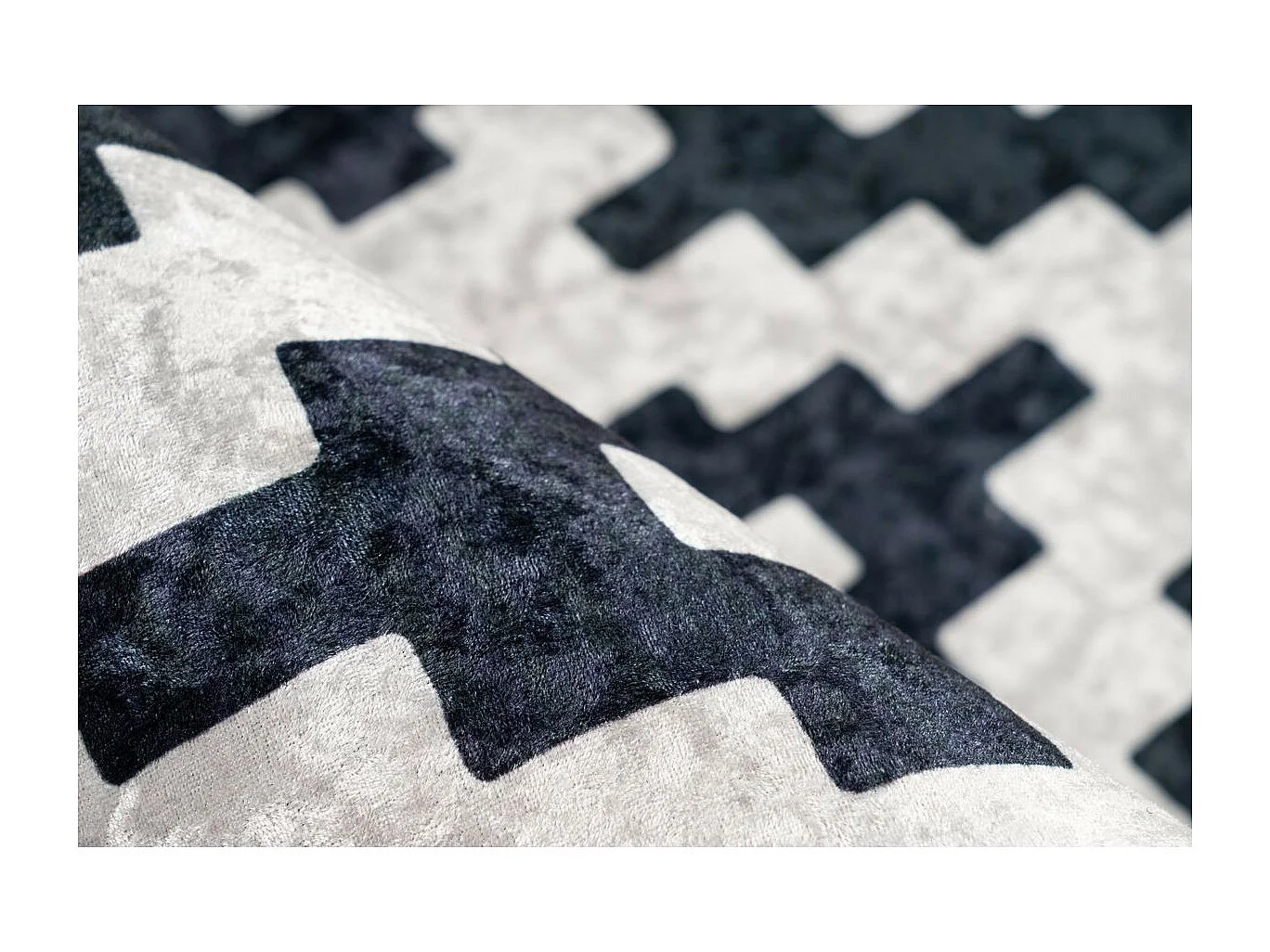 Tapis Géométrique à Poils Courts "Sally" Noir & Blanc 200 x 290 cm