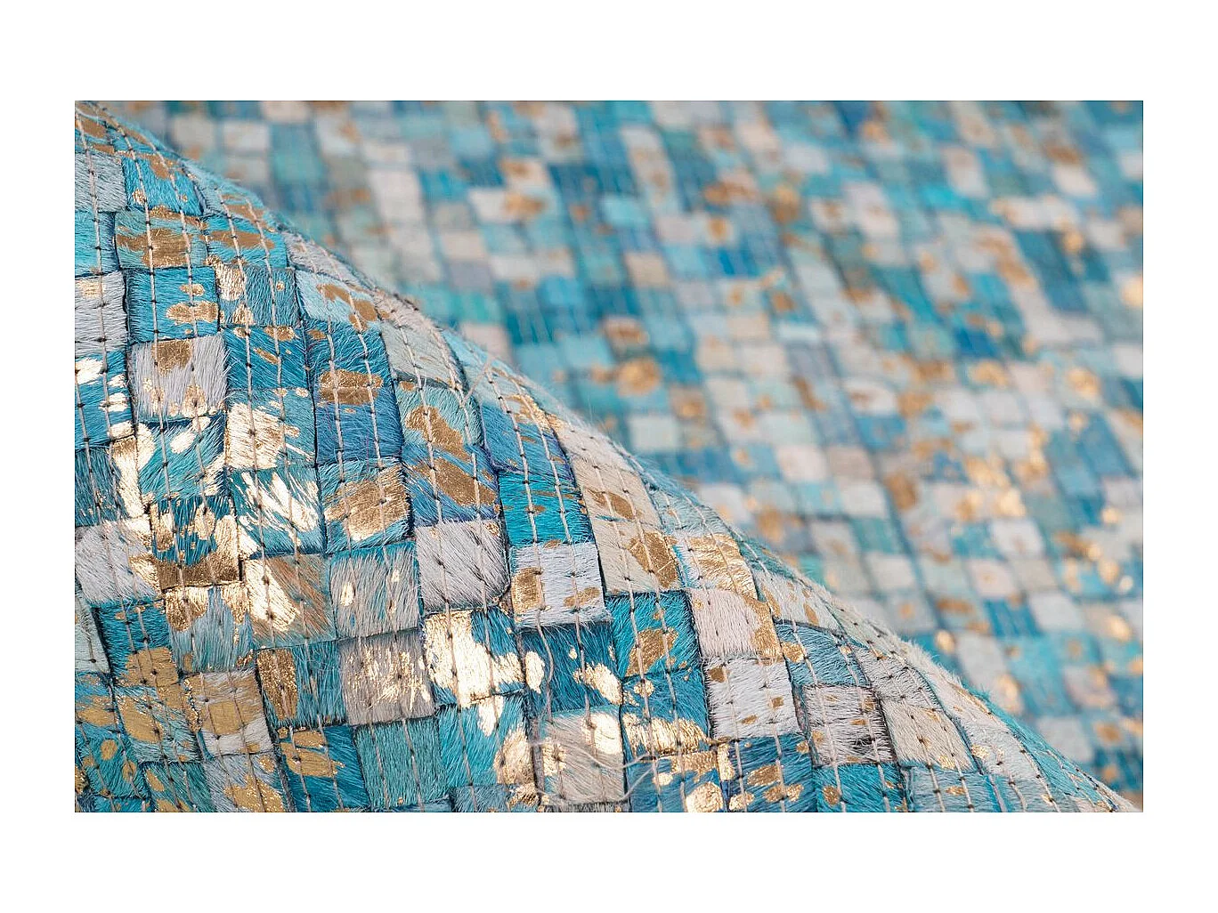 Tapis en Cuir Fait Main "Finish" Turquoise & Or 120 x 170 cm