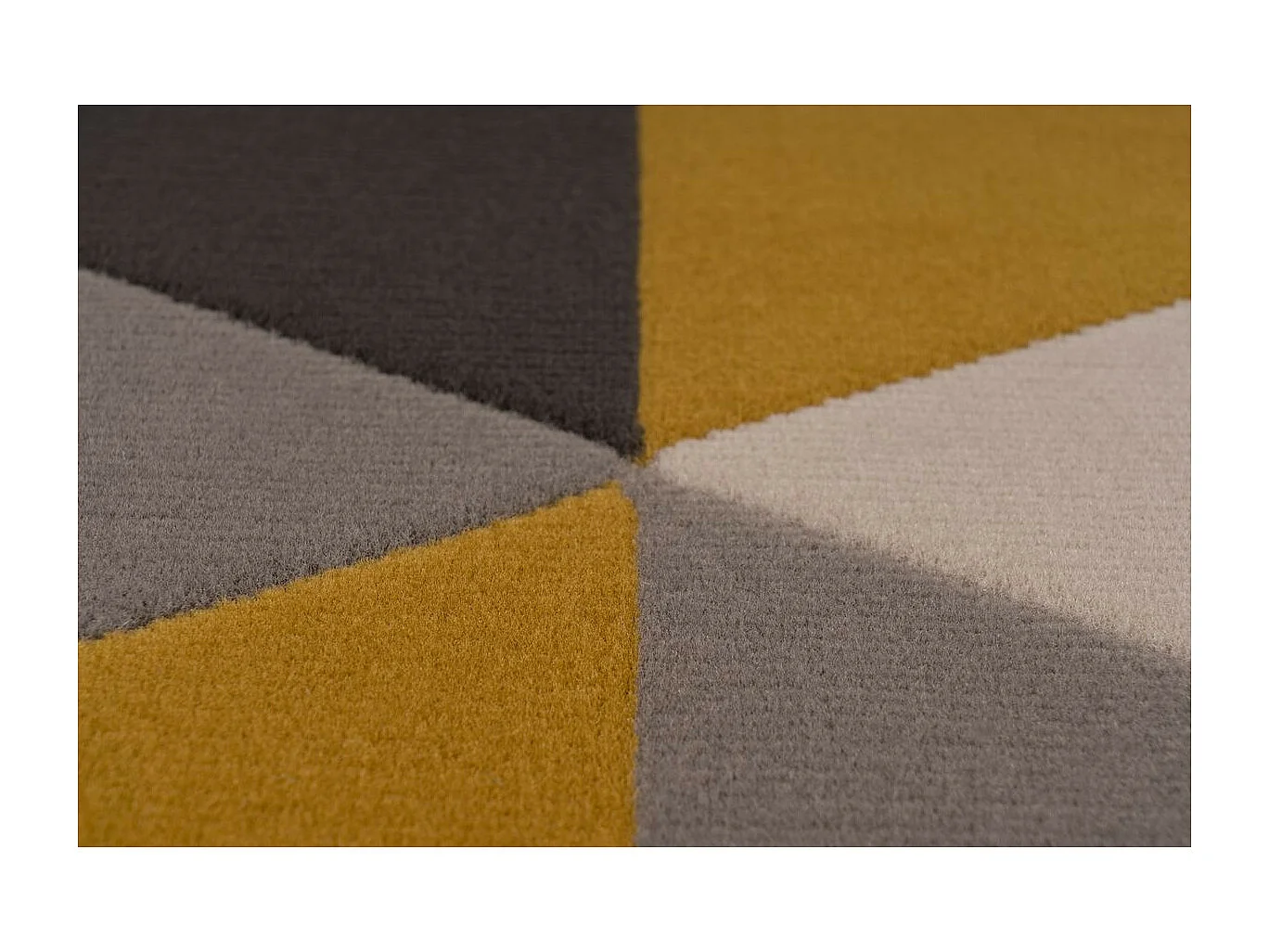 Tapis Géométrique à Poils Courts "Now II" Or 80 x 150 cm