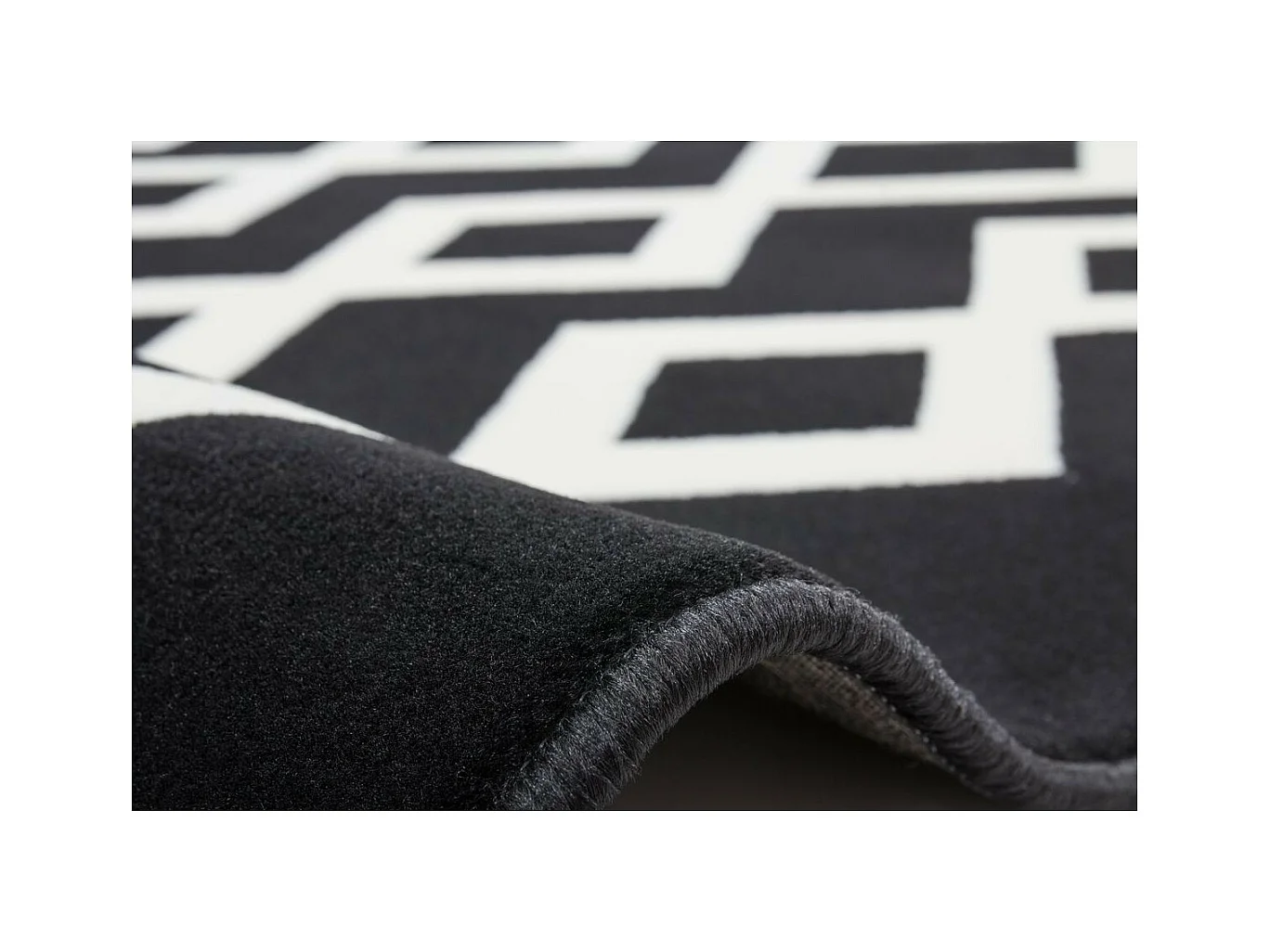 Tapis Géométrique à Poils Courts "Lina" Noir & Ivoire 200 x 290 cm