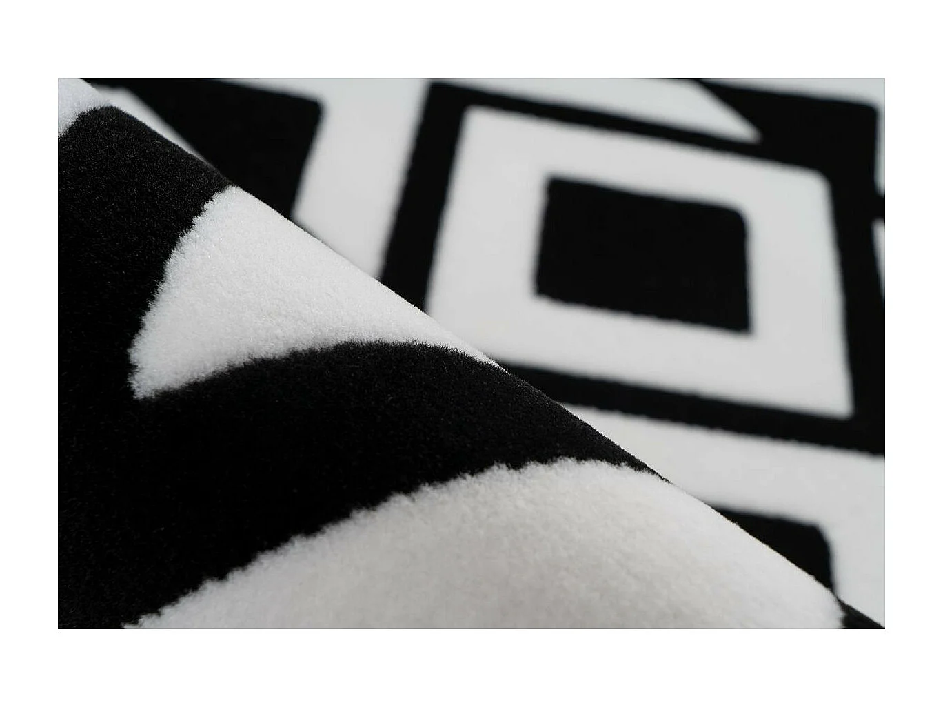 Tapis Ethnique à Poils Courts "Esperanto VII" Noir 120 x 170 cm