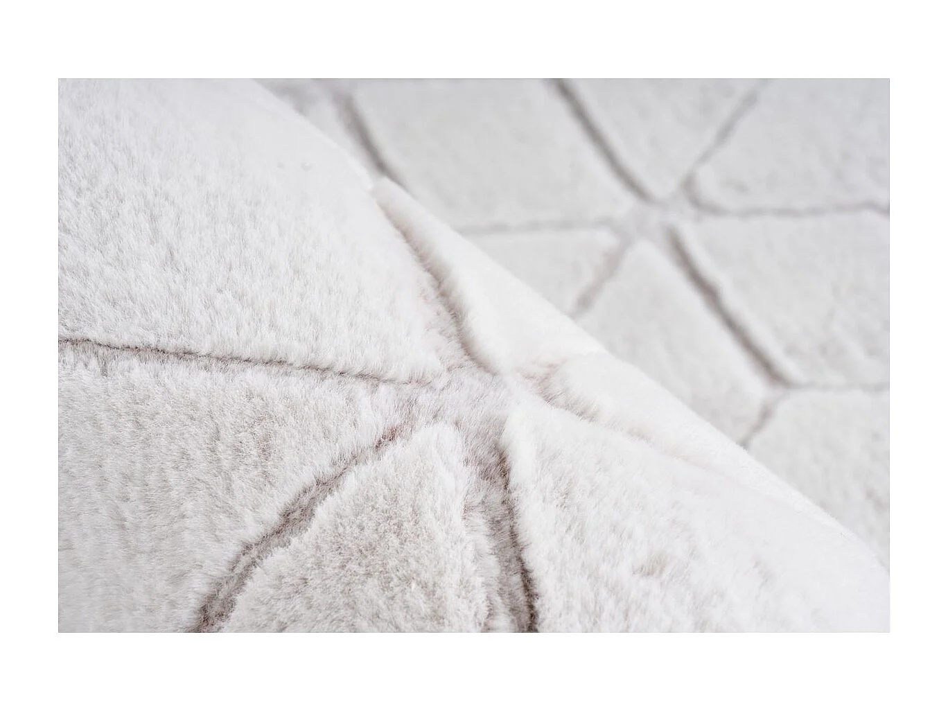 Tapis Shaggy Effet 3D "Vivica" Blanc & Rose 80 x 150 cm