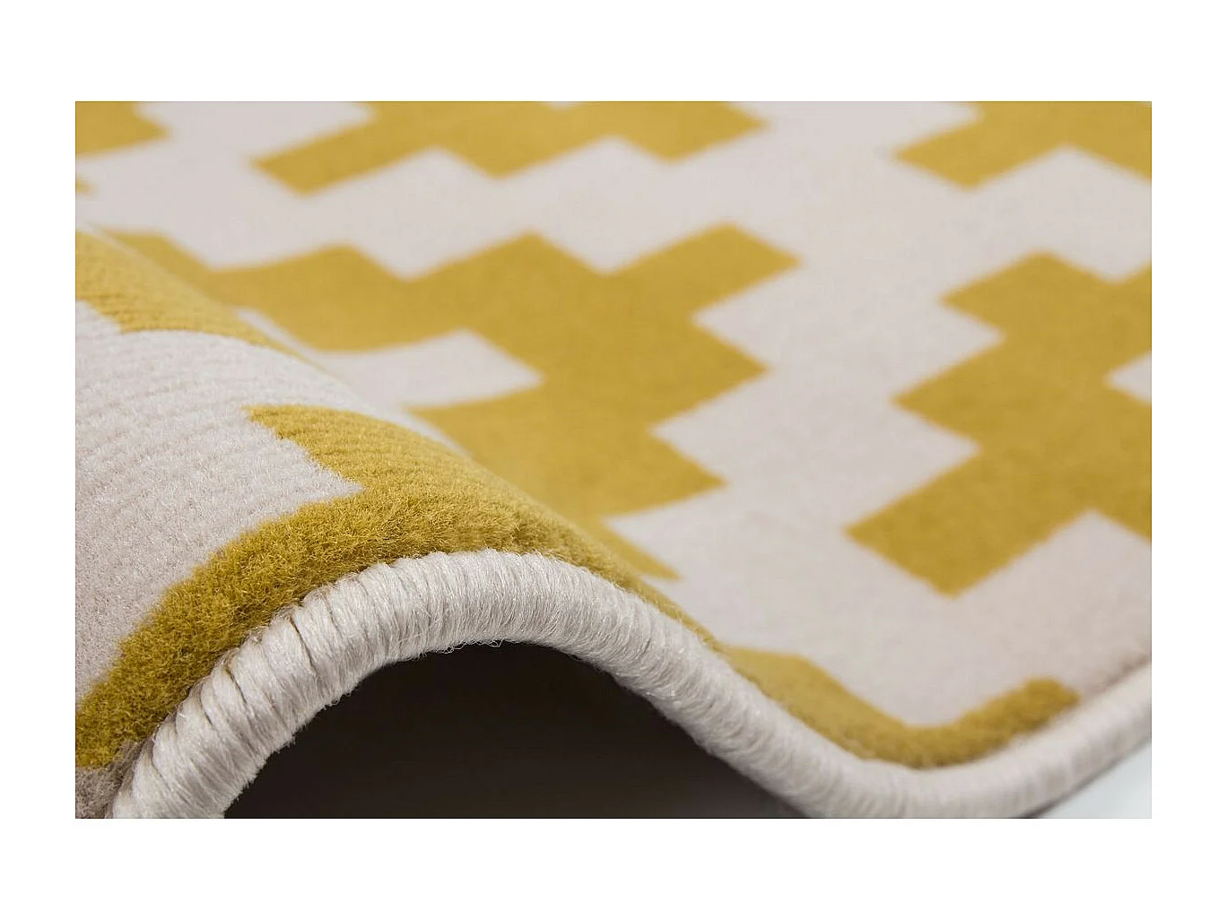 Tapis Géométrique à Poils Courts "Now III" Or 120 x 170 cm