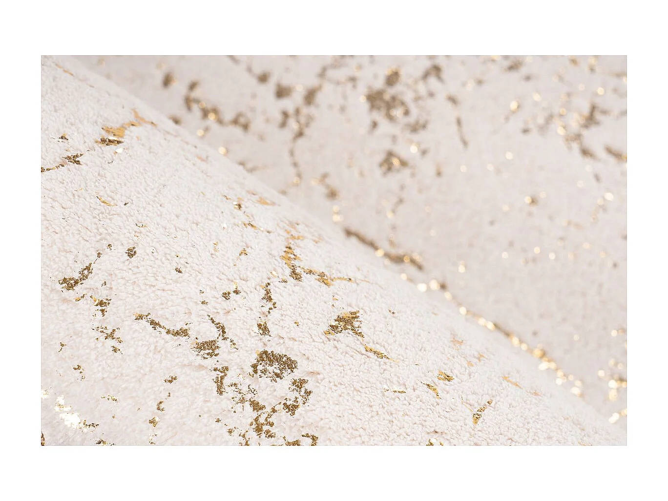 Tapis Géométrique à Poils Longs "Bijou" Crème & Or 200 x 290 cm