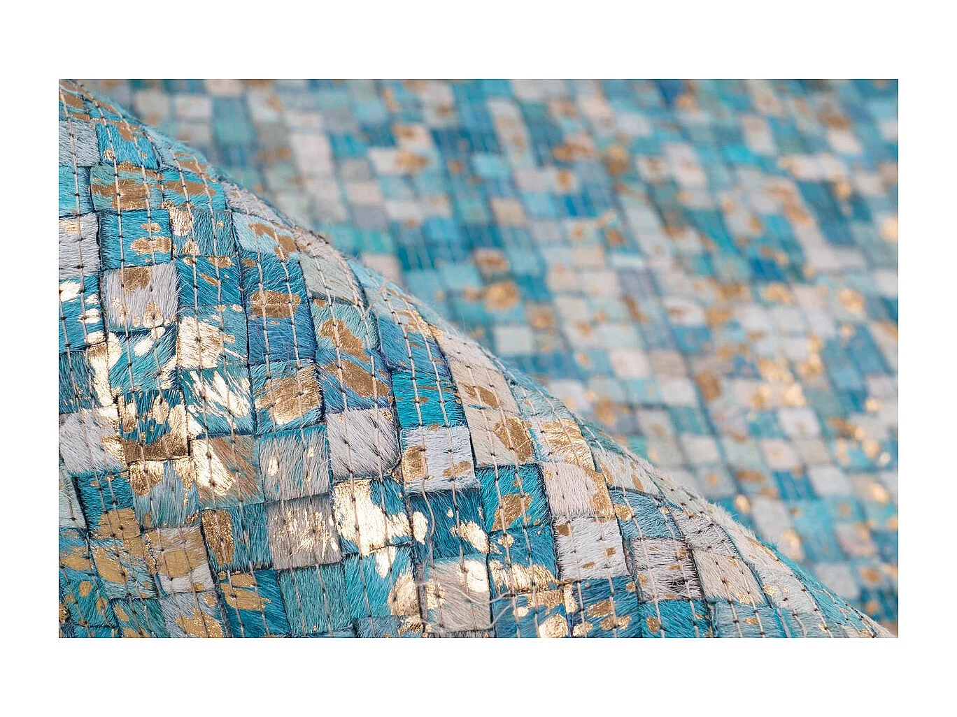 Tapis en Cuir Fait Main "Finish" Turquoise & Or 160 x 230 cm