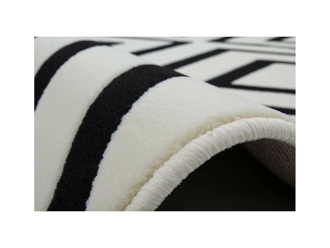 Tapis Imprimé à Poils Courts "Lina" Ivoire & Noir 80 x 150 cm