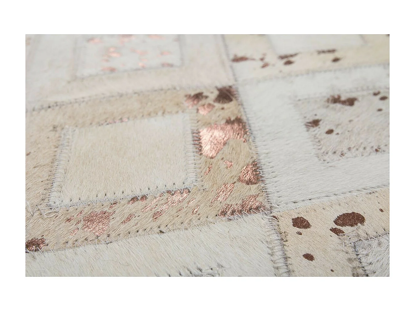 Tapis en Cuir Effet Métallique "Spark" Ivoire & Chrome 160 x 230 cm