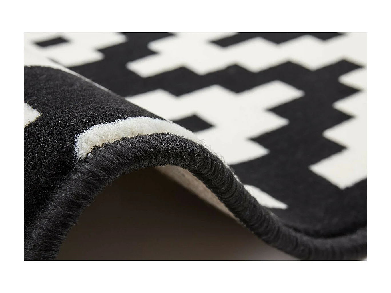 Tapis Géométrique à Poils Courts "Now III" Noir 160 x 230 cm