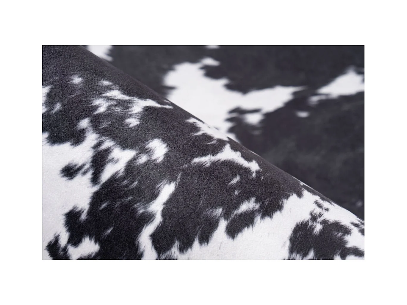 Tapis Imprimé Imitation Fourrure "Western" Noir 160 x 220 cm