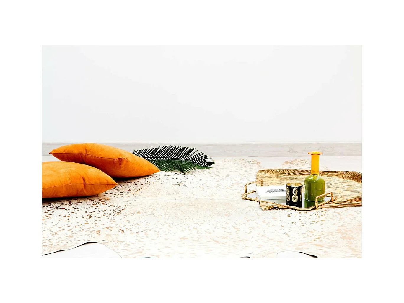 Tapis Peau de Vache "Fly" Blanc & Or Entre 2 et 2,6 m2