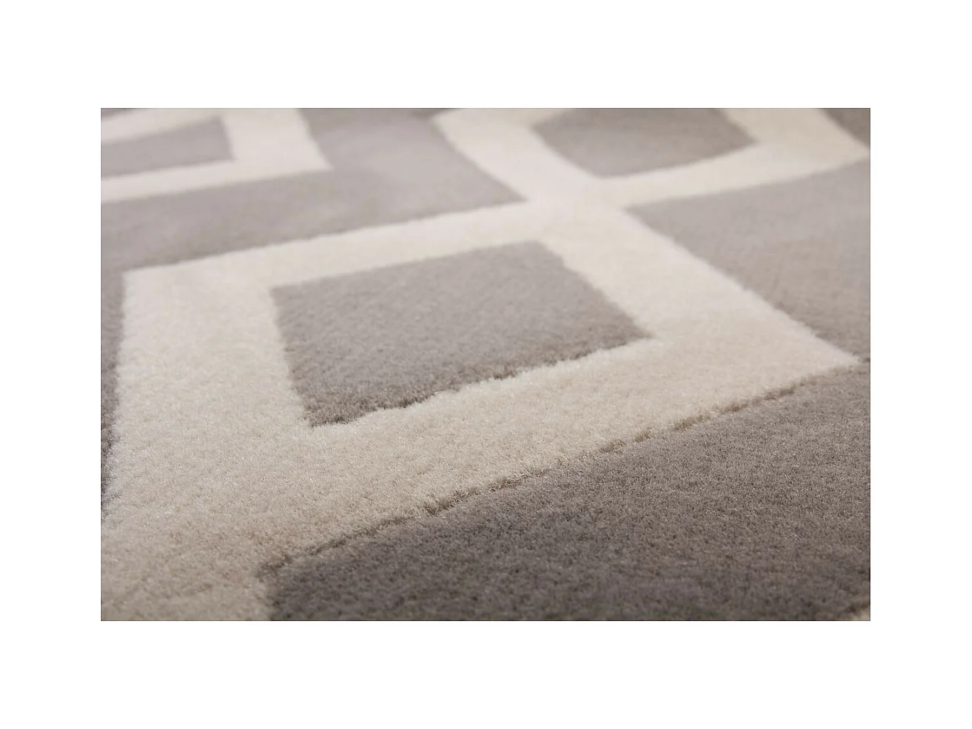 Tapis Géométrique à Poils Courts "Lina" Taupe & Ivoire 160 x 230 cm