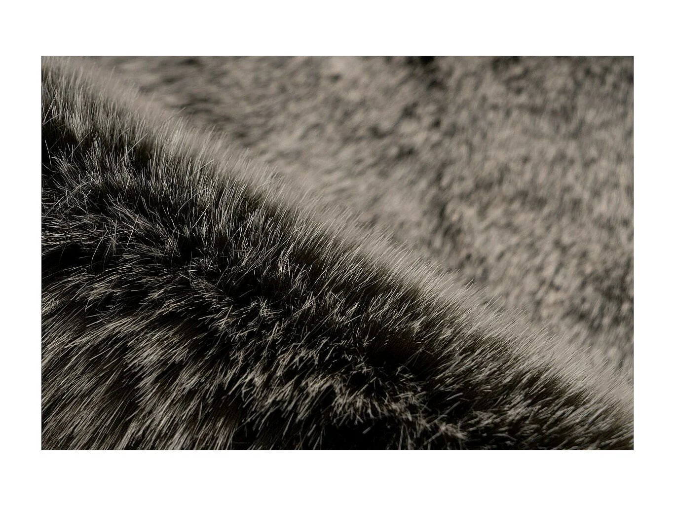 Tapis Arrondi Imitation Fourrure "Tender" Vert 60 x 180 cm