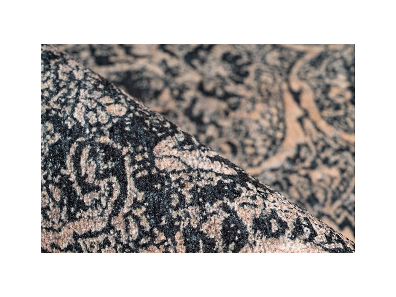 Tapis Tissé Oriental Vintage à Motifs "Faye" Noir 150 x 230 cm