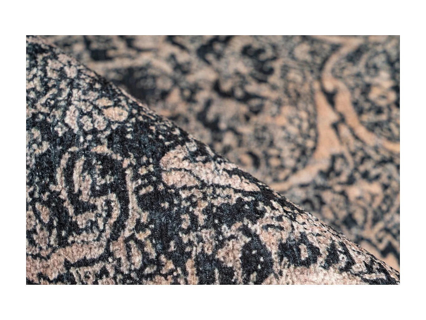 Tapis Tissé Oriental Vintage à Motifs "Faye" Noir 150 x 230 cm