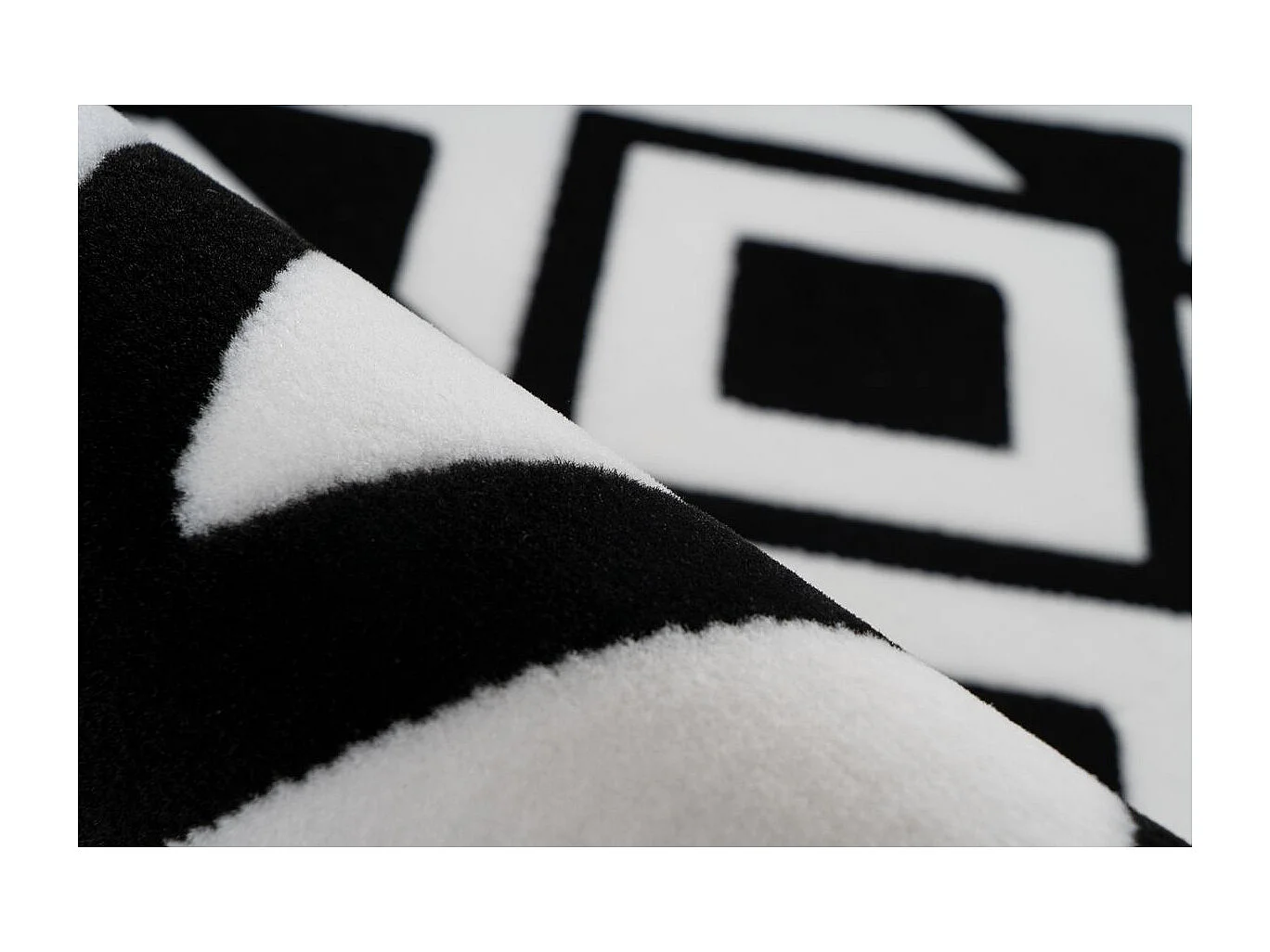 Tapis Ethnique à Poils Courts "Esperanto VII" Noir 160 x 230 cm