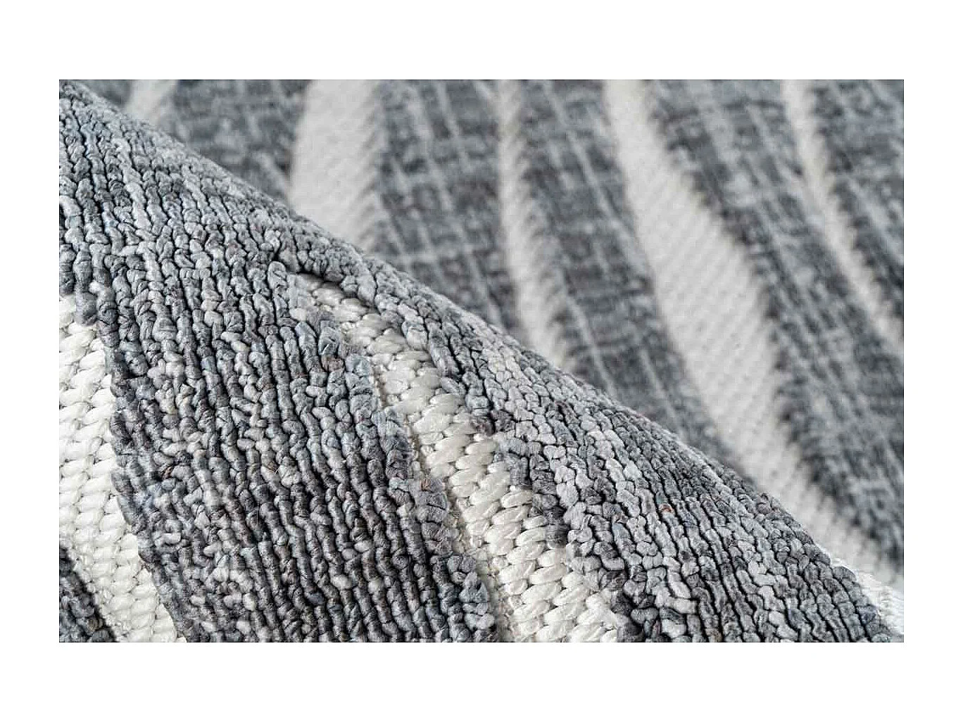 Tapis Tissé Ethnique à Poils Courts "Sarai II" Gris 80 x 150 cm