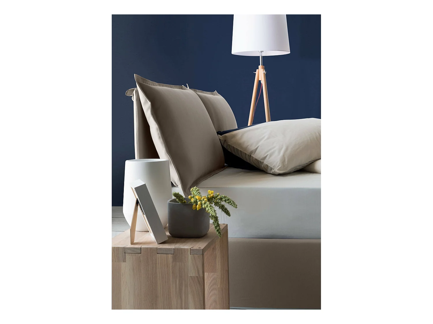 Cama de casal Dabdelli, Cama de armazenamento com forro de tecido, 100% Fabricado na Itália, Abertura frontal, adequada para colchão 160x200 cm, cinza pomba