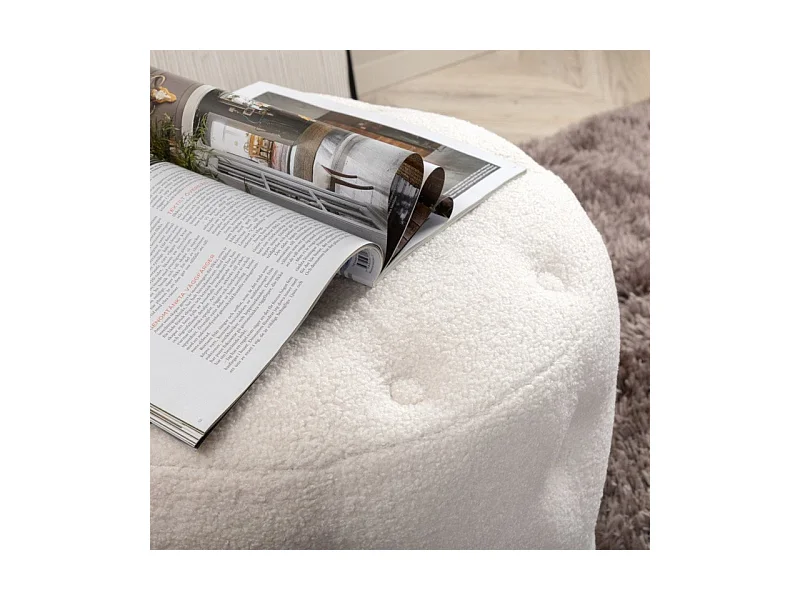 Benjamin poef, hocker Ø55cm teddystof wit.