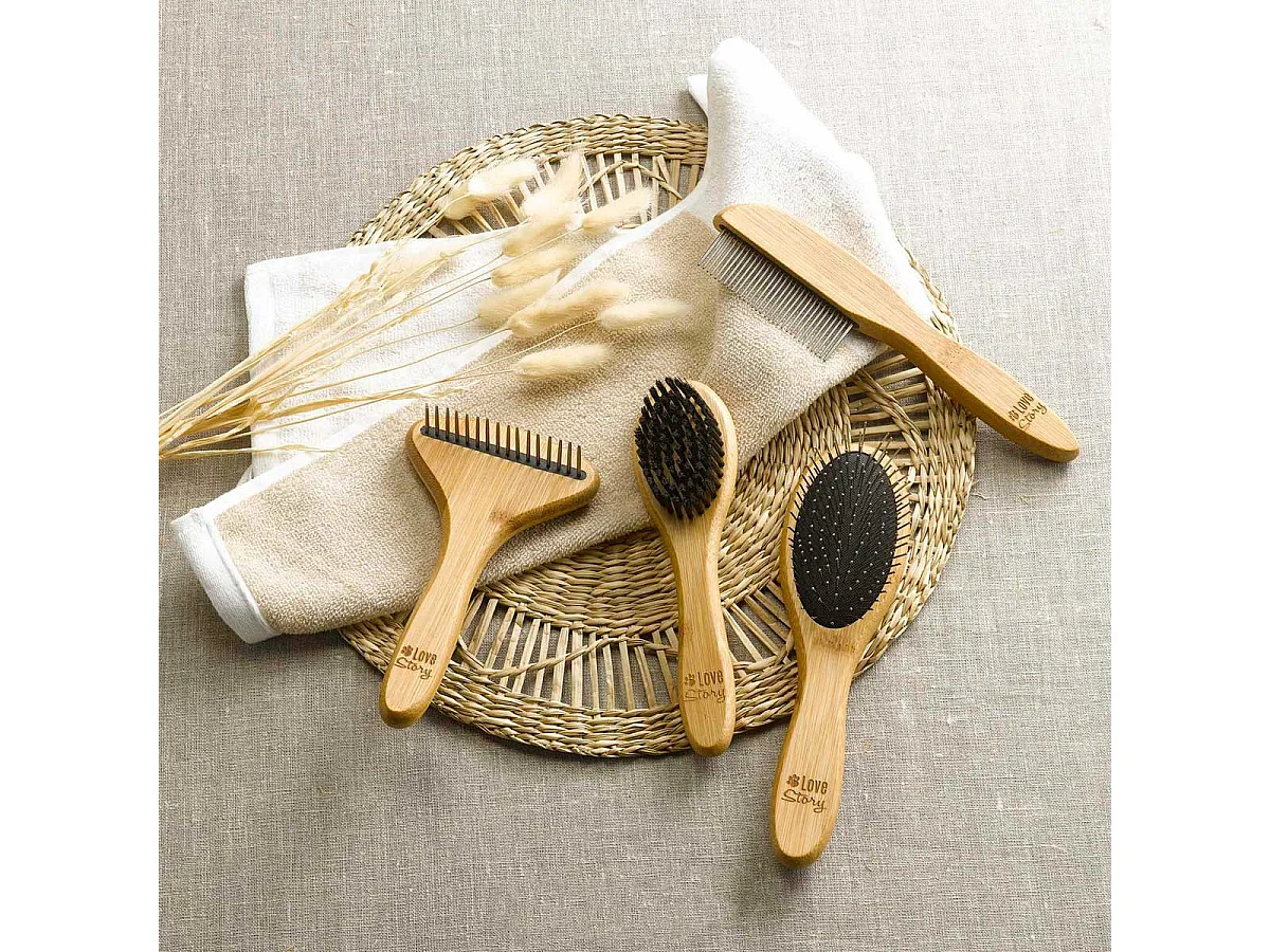 Brosse de Toilettage Bambou "Poils Doux" 22cm Naturel