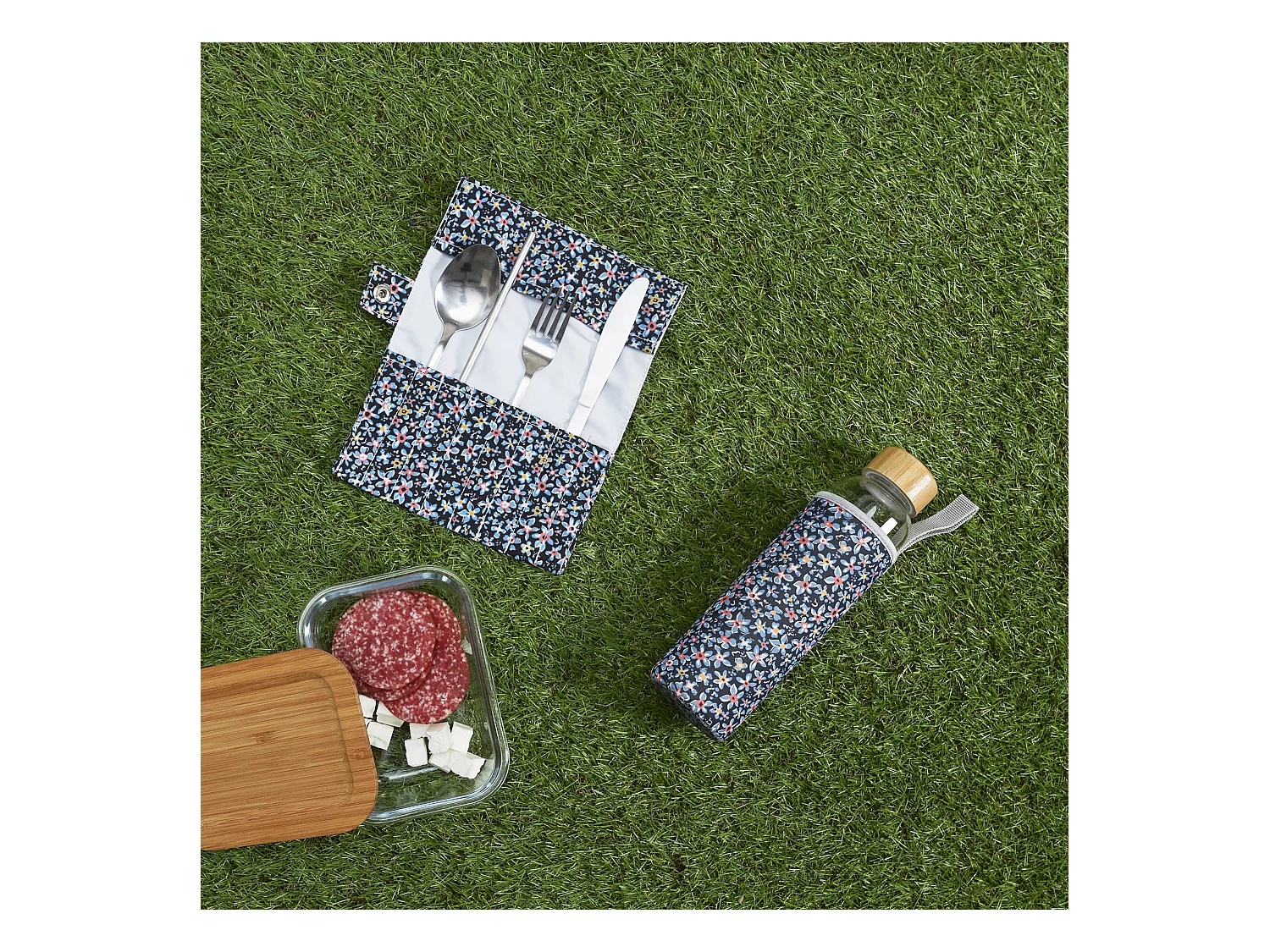 Coffret Bouteille En Verre 50cl Et Couverts Bleu, Rose