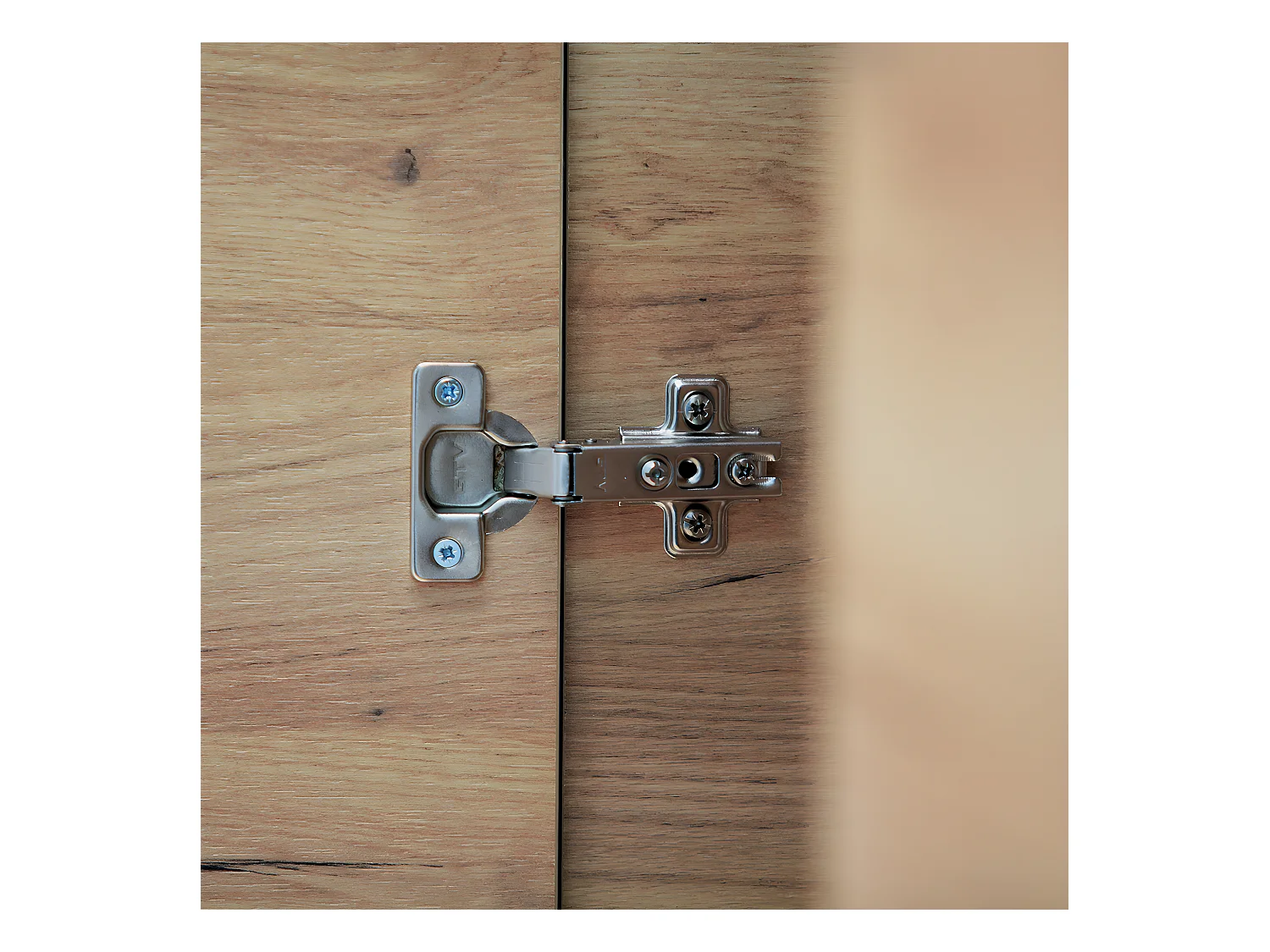 Aparador 2 portas 2 gavetas Ruben madeira 90cm