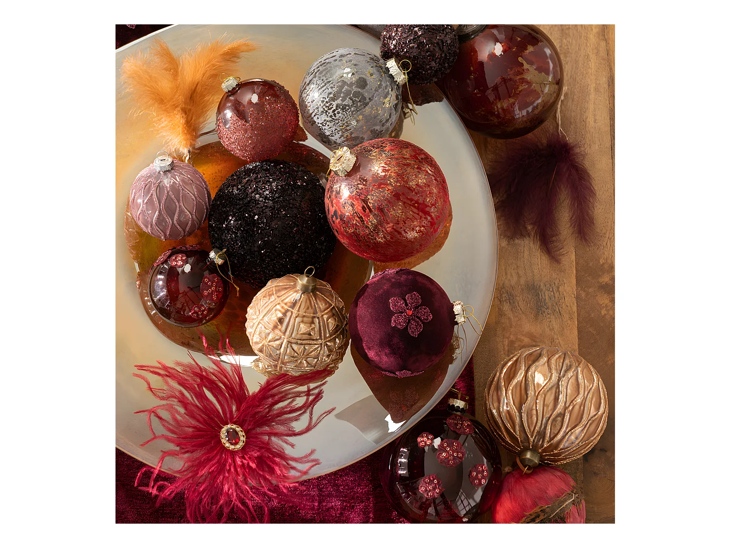 Scatola di 4 palline di Natale in vetro Bordeaux 12x12x12 cm