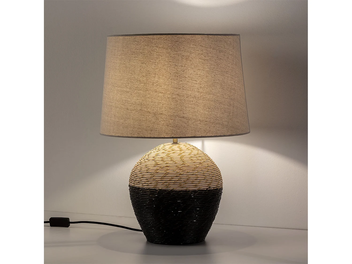 Lâmpada de mesa Oyuki de vime natural, diâmetro 40,5 cm