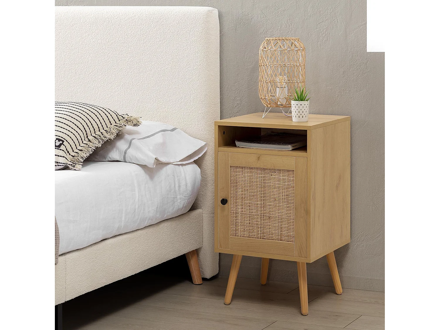 Luminária de mesa Yoki de vime natural, diâmetro 18,5 cm.