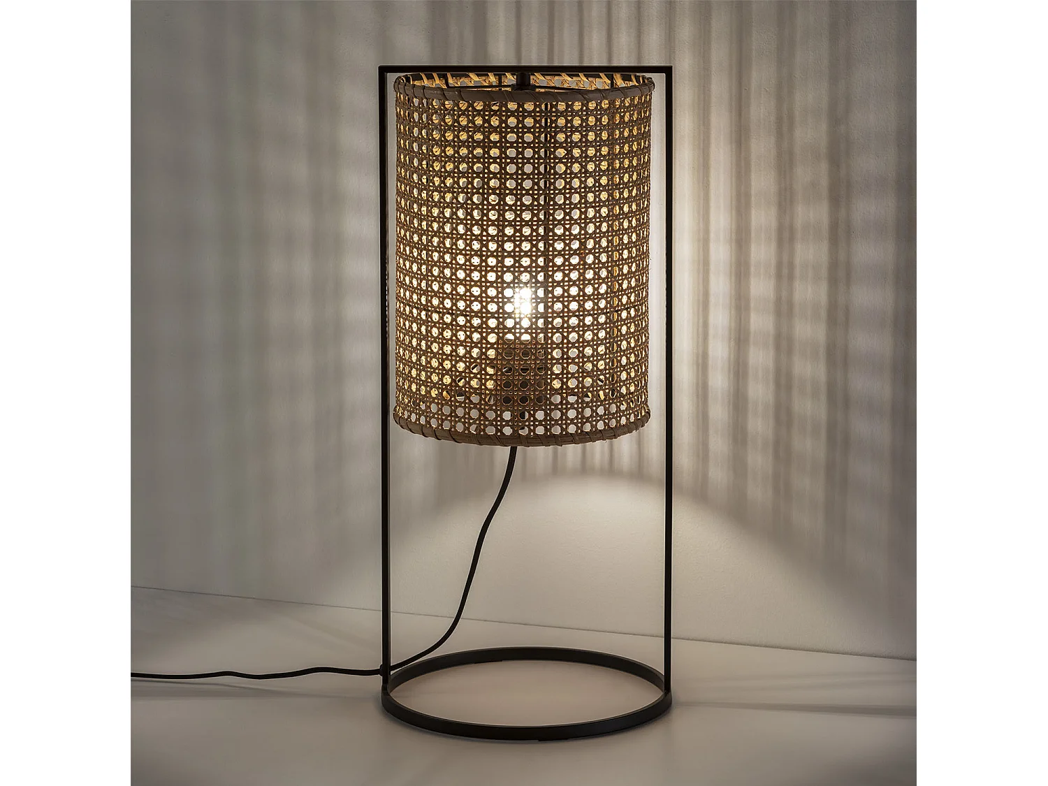 Lampe à poser Sumi en rotin naturel, diamètre 26 cm