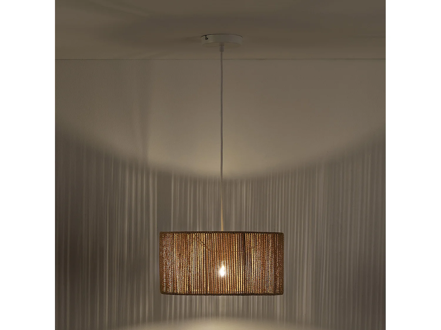 Hanglamp Chiyo van gevlochten papier, diameter 35,5 cm