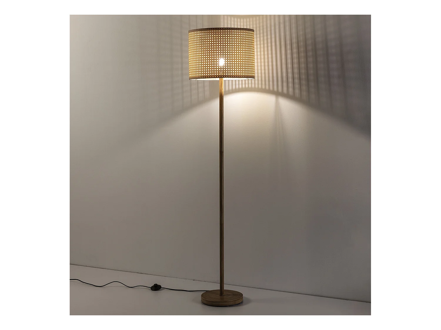 Lampadaire Keiko métal imitation bois, hauteur 161 cm