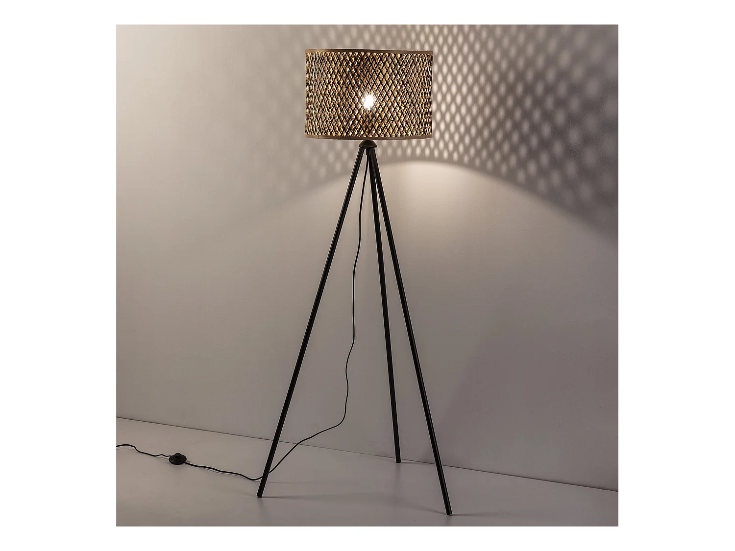 Lampada da terra Hanae in bambù, altezza 158 cm