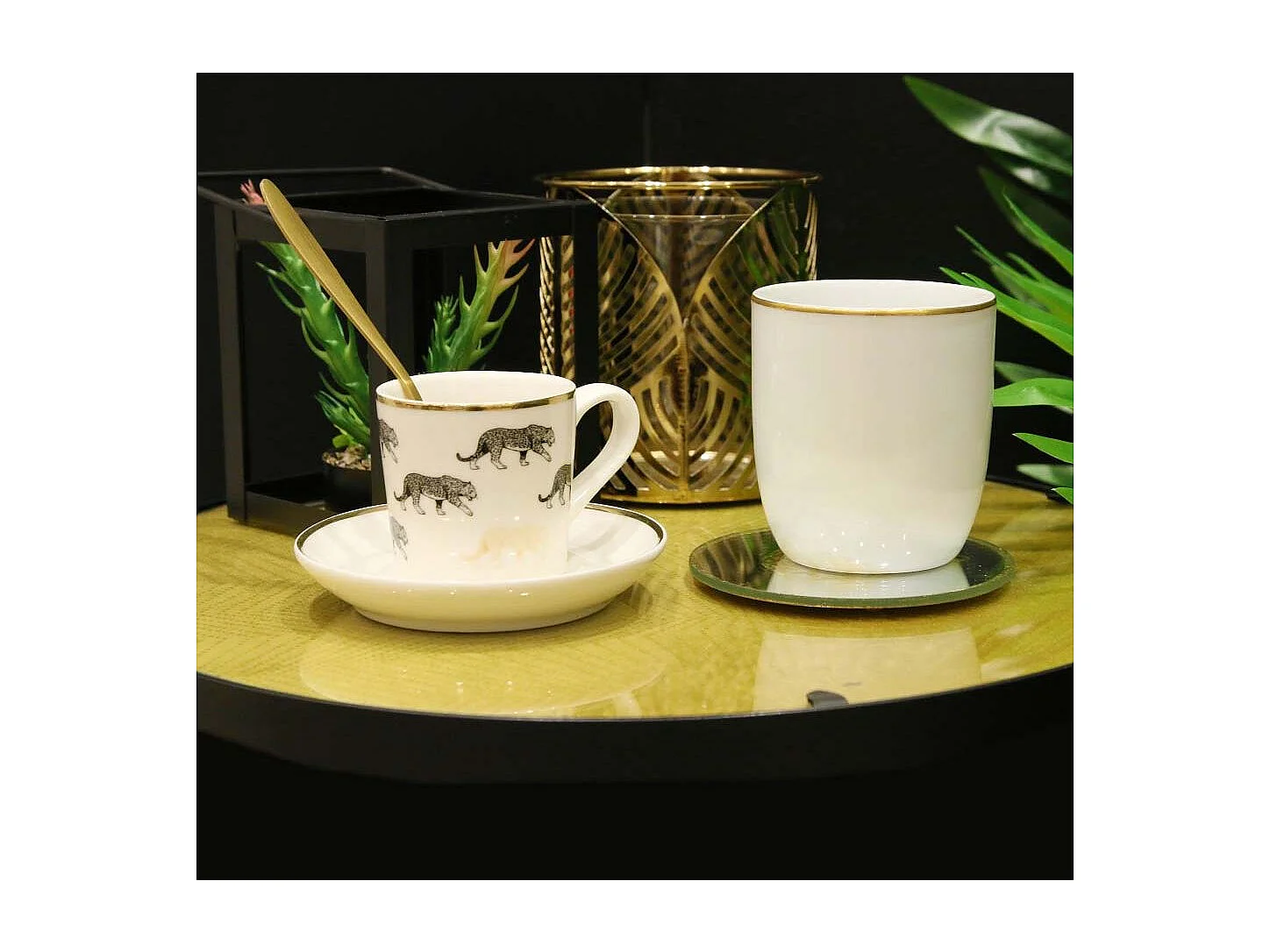 Tasse en porcelaine liseré doré 18 cl Lot de 6