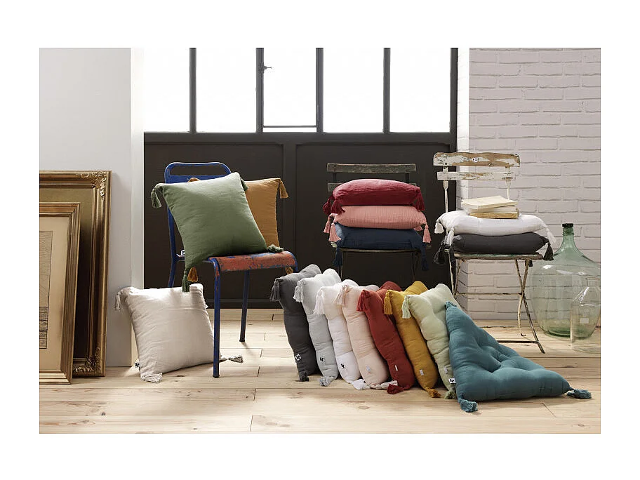 Coussin déhoussable avec pompons "Gaïa" 40 x 40 cm "Gaze de Coton" l'Effet Papillon