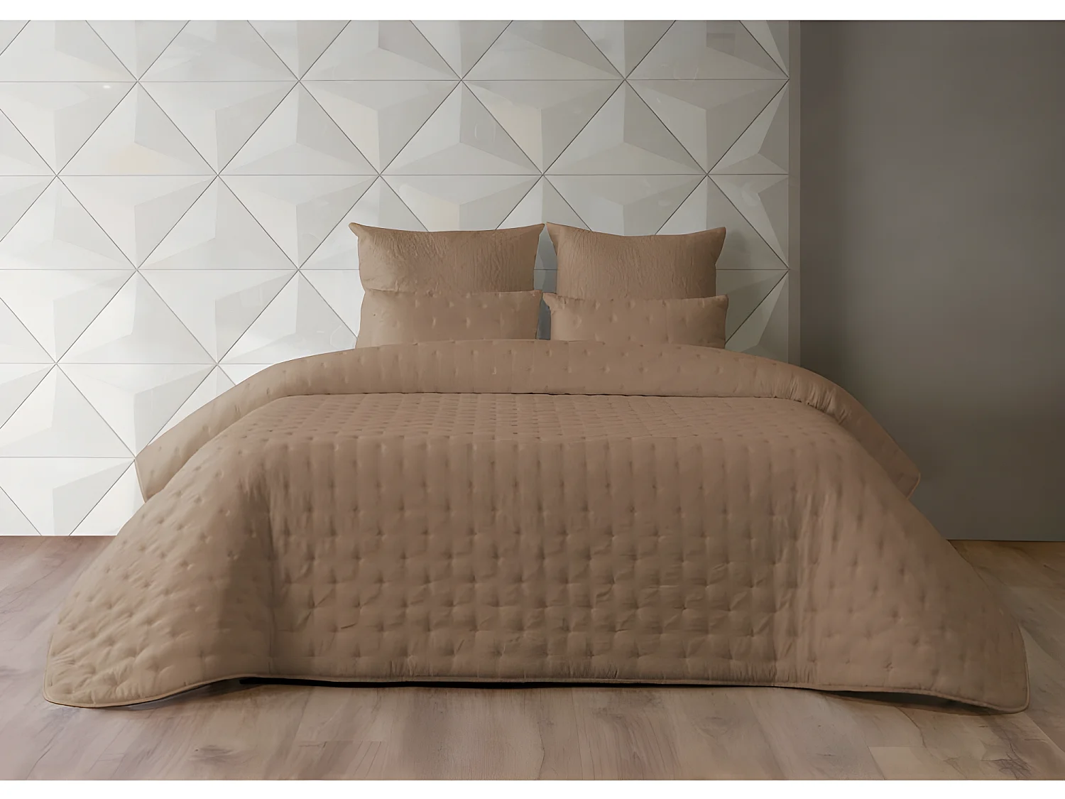 Couvre lit matelassé + coussins aspect "lavé froissé" 250 x 260 cm - Couleur: Choco