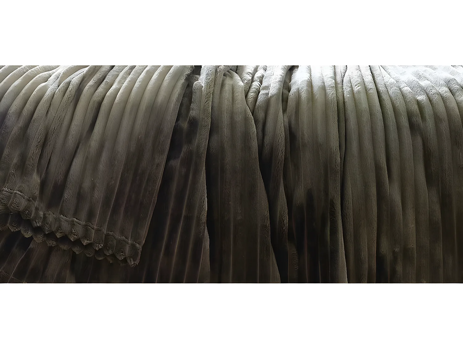 Plaid Microvelours côtelé "Dolce" 150 x 200 cm Toison d'or