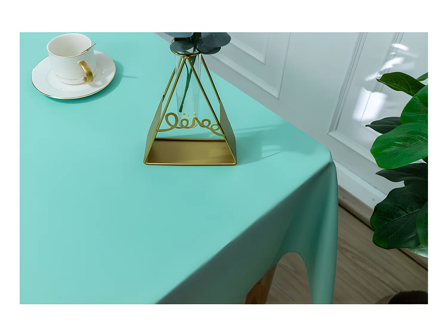 Nappe enduite avec traitement antitache Menthe carrée 180 x 180 cm